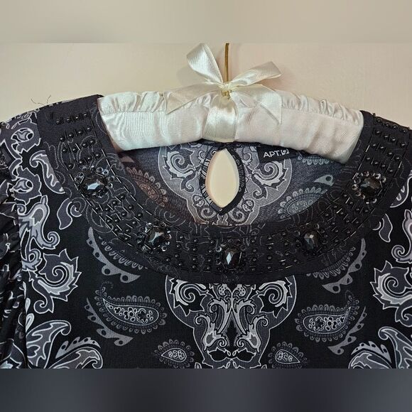 #185 APT 9 Black/White/Grey Paisley Design Beaded Neckline Tunic.sz. L - Picture 2 of 8